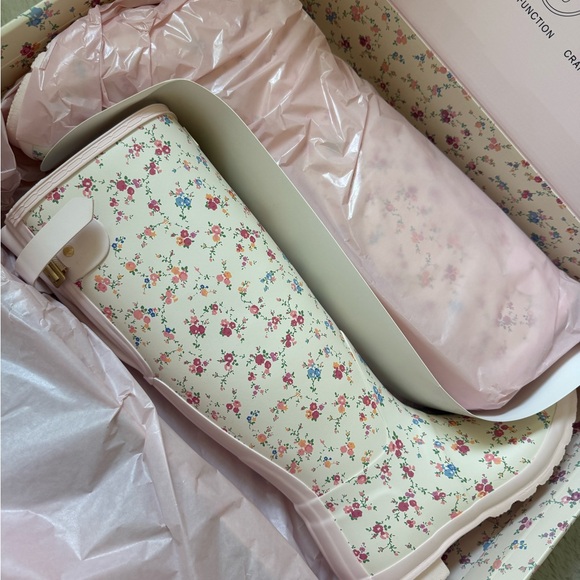 LoveShackFancy x Hunter Floral Rain Boots - Picture 10 of 11